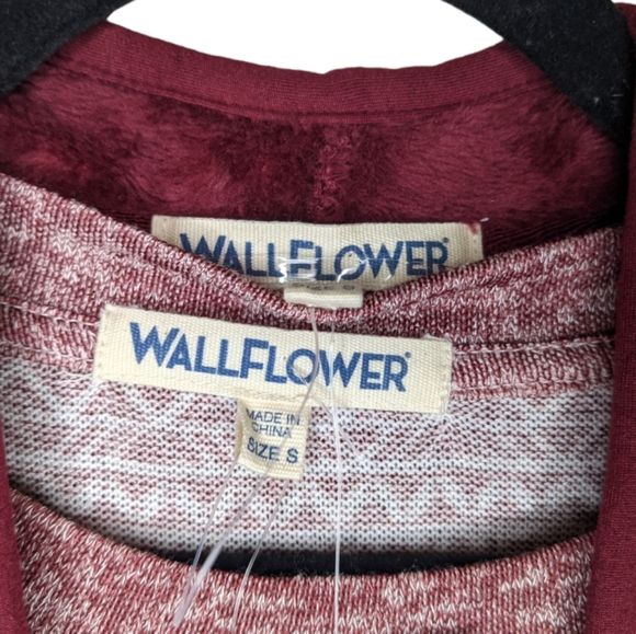 NWT Wallflower Women's Red Long Sleeve Shirt with Matching Vest 🍁 Size S - Picture 4 of 12